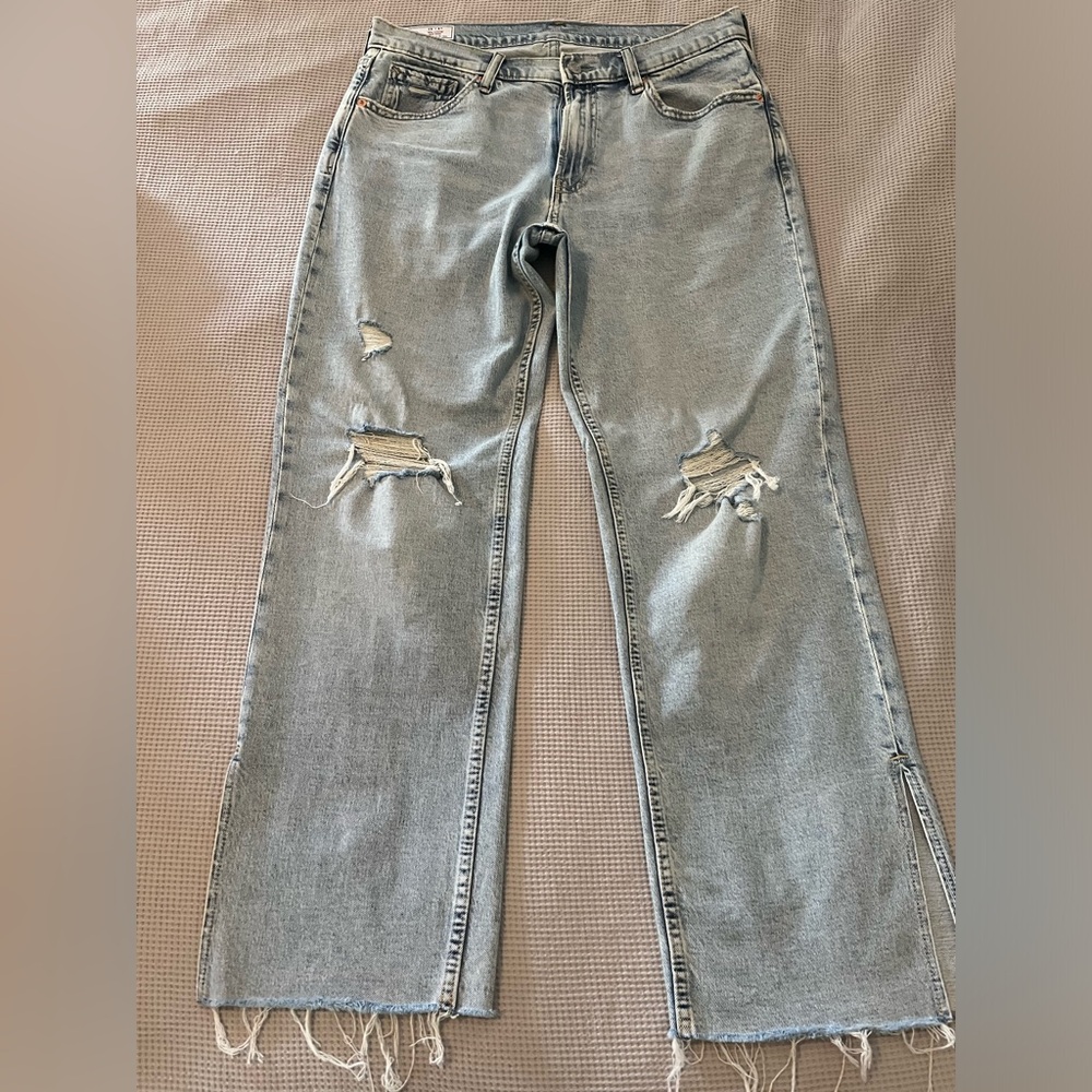 Gap Mod-rise ‘90’s loose fitting copped jeans